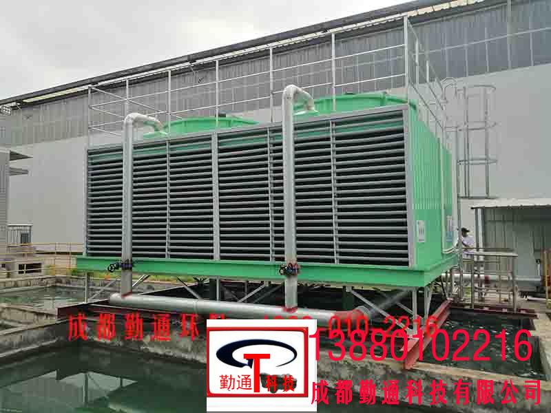 贵阳站:成都双流方形横流200Tx3一组200Tx2一组冷却塔系统管道安装现场
